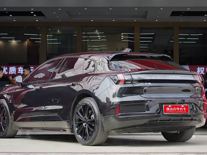 Фото 2 - Zeekr 001