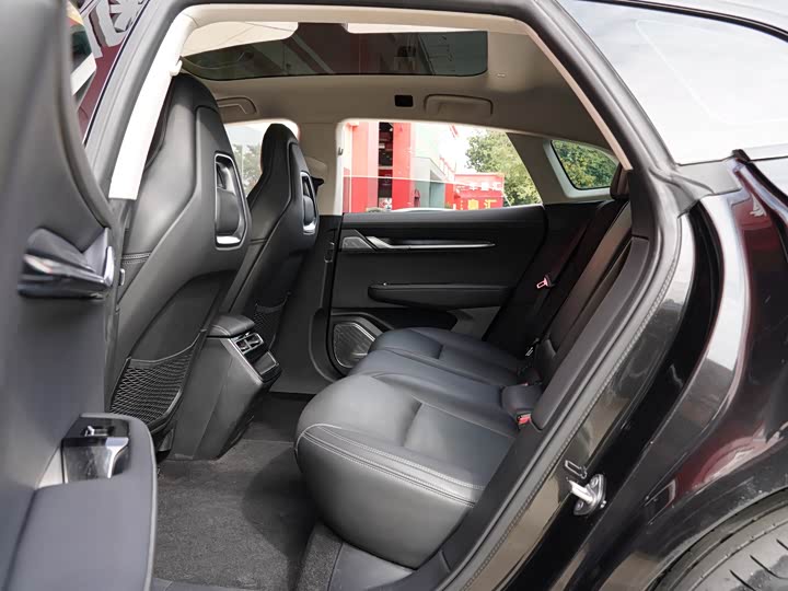 Фото 6 - Zeekr 001