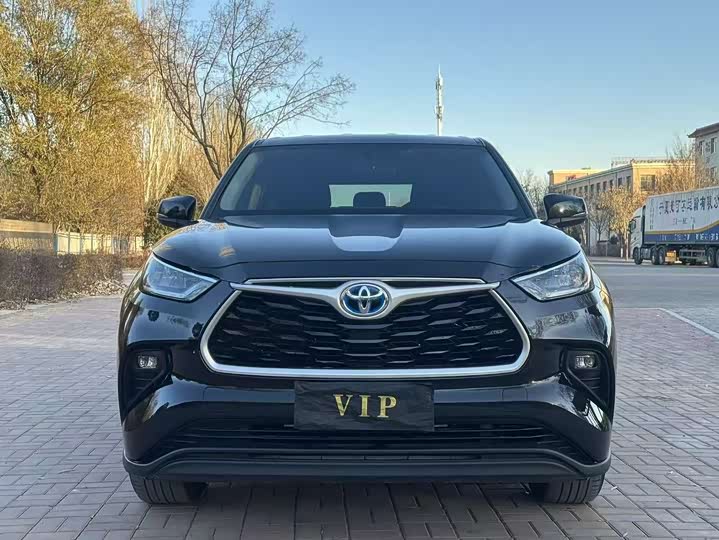 Фото 2 - Toyota Highlander