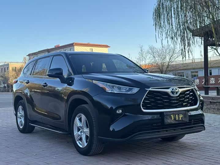 Фото 3 - Toyota Highlander