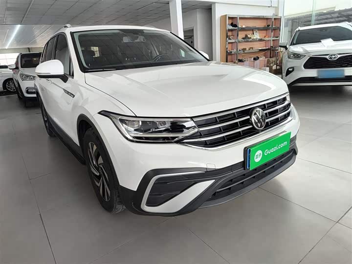 Фото 4 - Volkswagen Tiguan L Pro