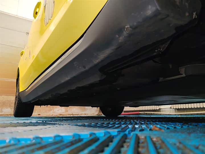 Фото 16 - Hongqi E-QM5