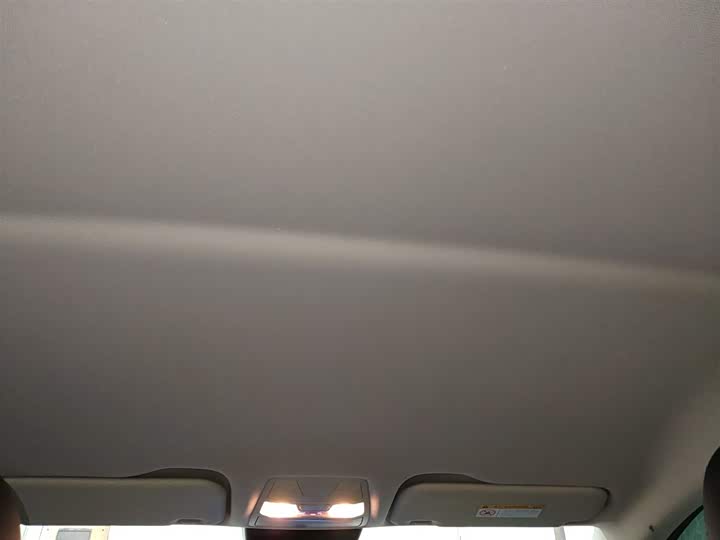 Фото 9 - Hongqi E-QM5