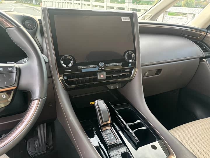 Фото 11 - Toyota Vellfire