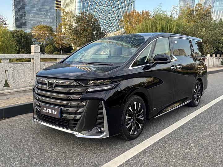 Фото 2 - Toyota Vellfire