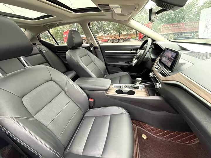 Фото 12 - Nissan Teana