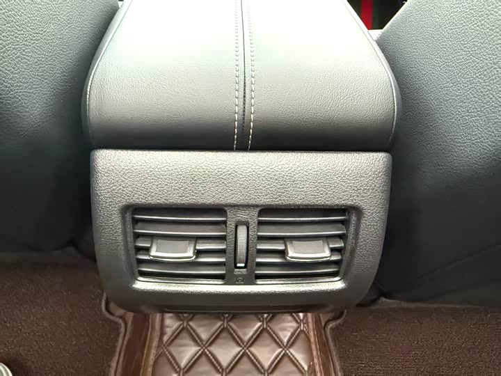 Фото 13 - Nissan Teana