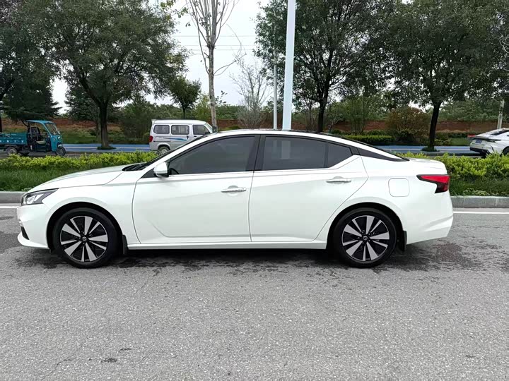 Фото 17 - Nissan Teana