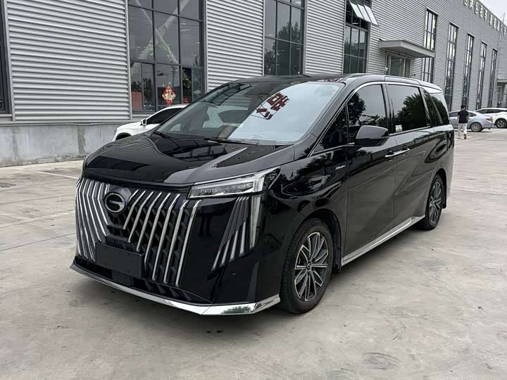 Фото 1 - GAC Trumpchi M8