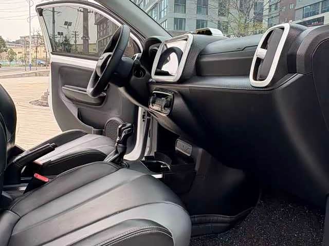 Photo 8 - Roewe Clever