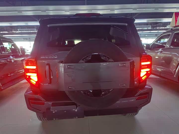 Фото 6 - Tank 400 Hybrid