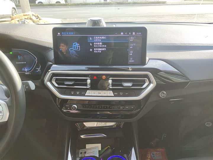 Фото 13 - BMW iX3