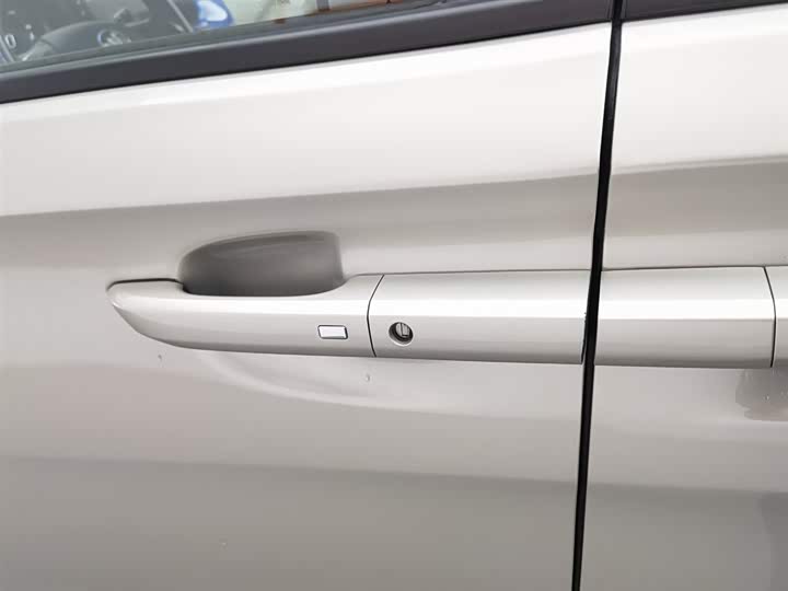 Фото 18 - Buick GL8 ES