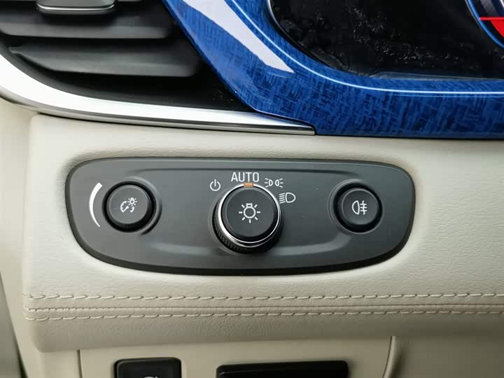 Фото 21 - Buick GL8 ES