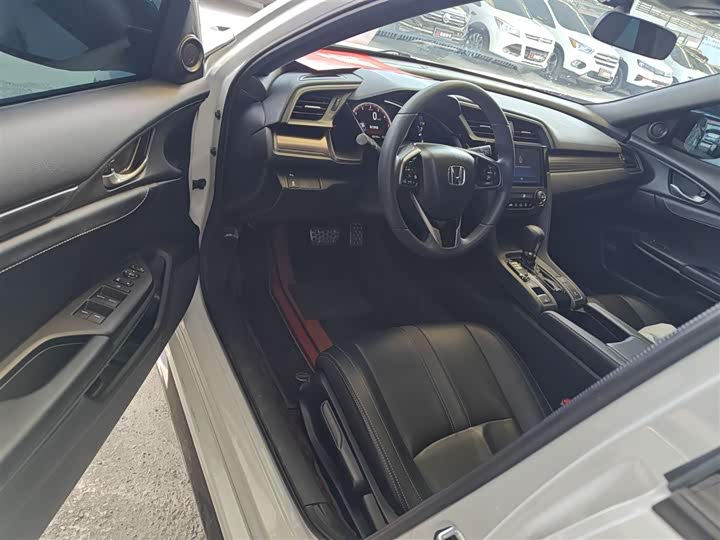 Фото 16 - Honda Civic