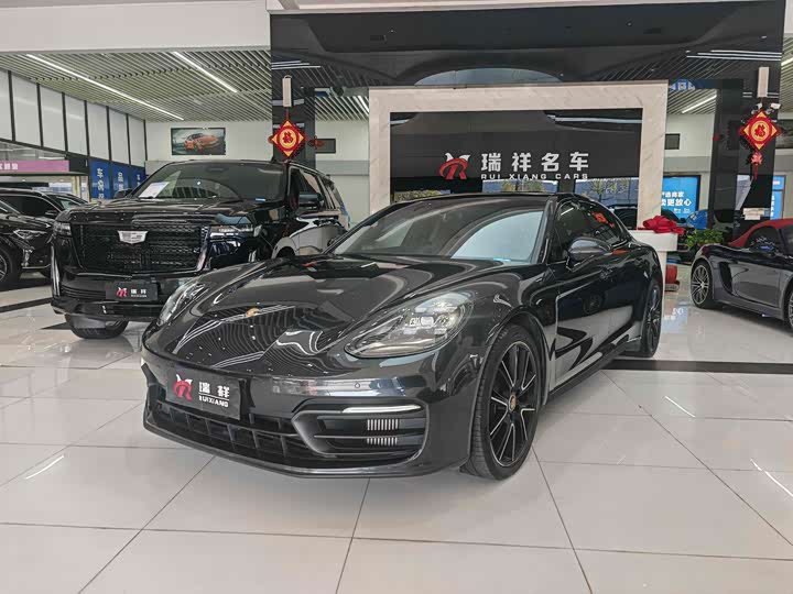 Фото 1 - Porsche Panamera