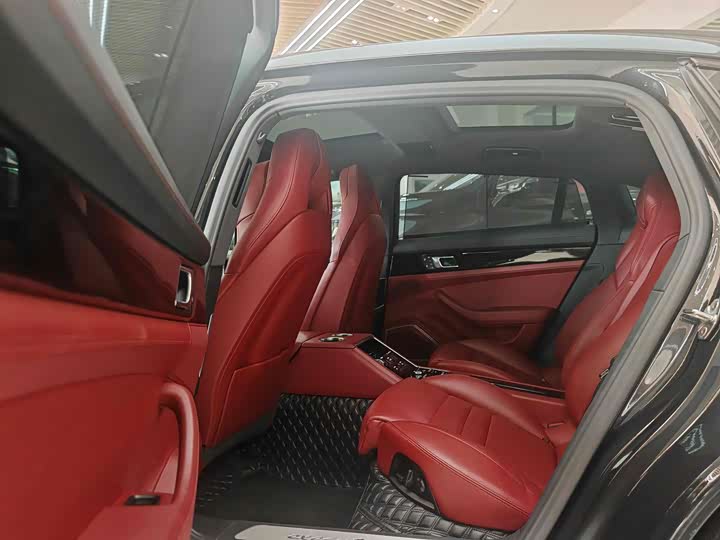 Фото 10 - Porsche Panamera