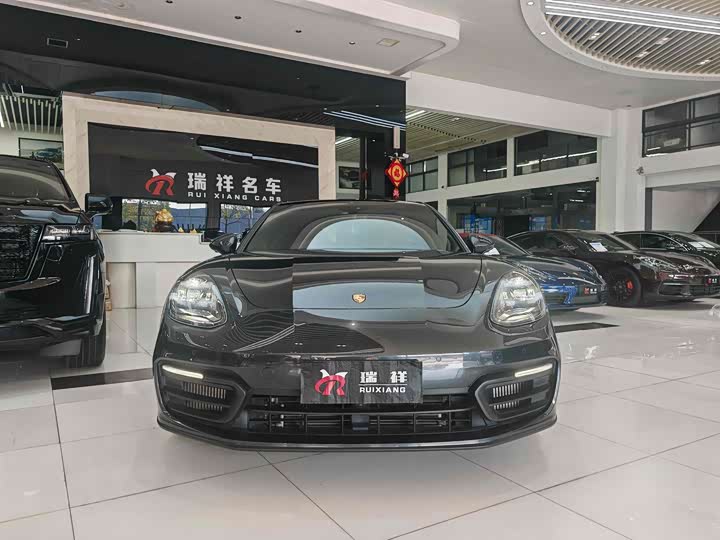 Фото 2 - Porsche Panamera