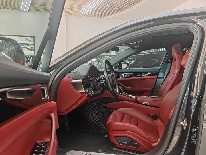 Фото 4 - Porsche Panamera