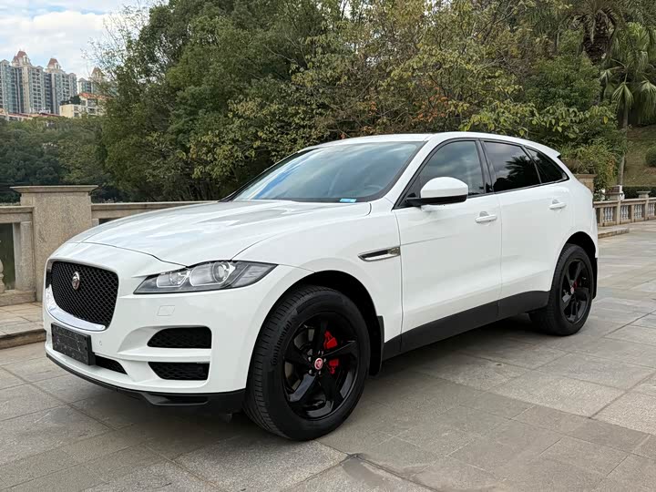 Фото 1 - Jaguar F-Pace