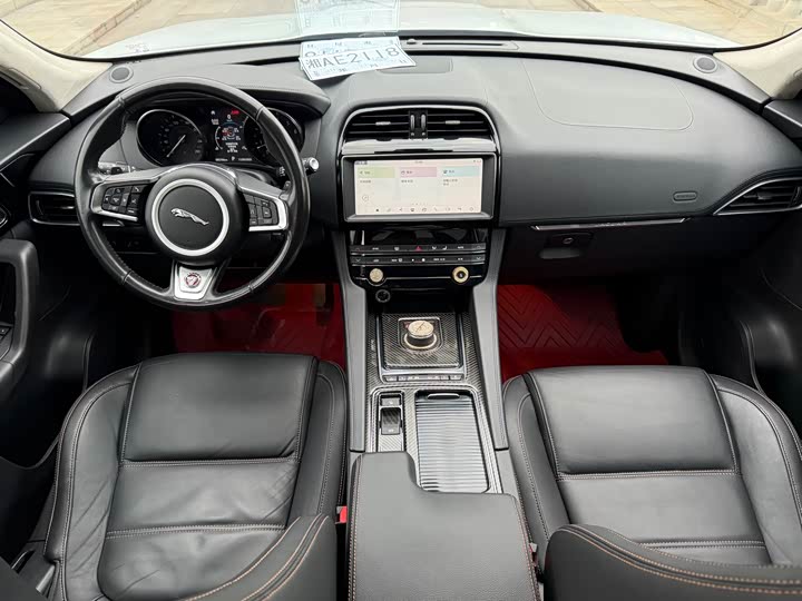 Фото 6 - Jaguar F-Pace