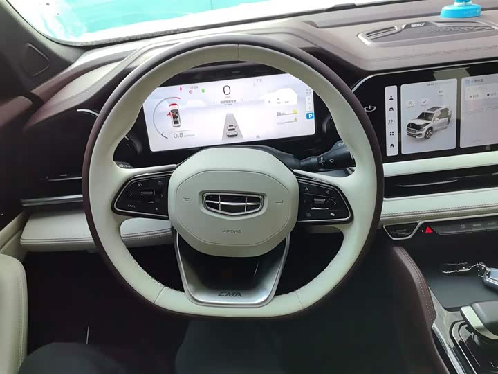 Фото 11 - Geely Monjaro