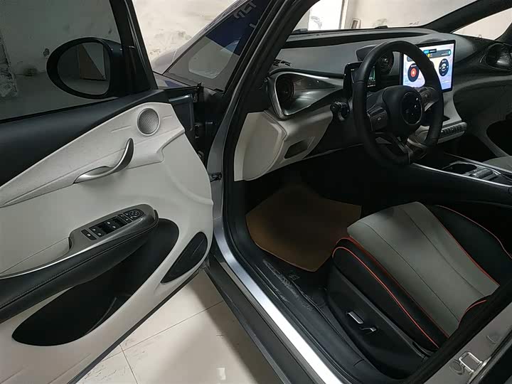 Фото 16 - BYD Dolphin