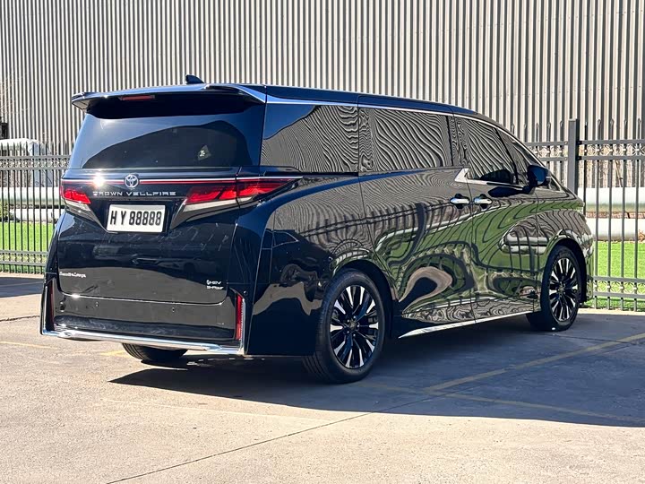 Фото 5 - Toyota Vellfire