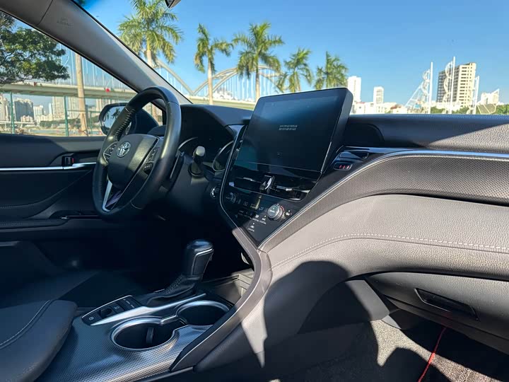 Фото 37 - Toyota Camry