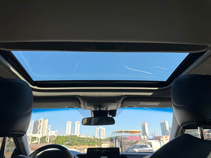 Фото 45 - Toyota Camry