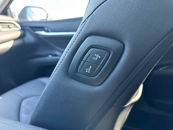 Фото 46 - Toyota Camry