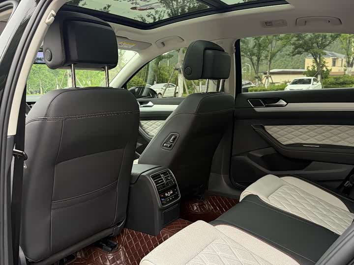 Фото 5 - Volkswagen Magotan