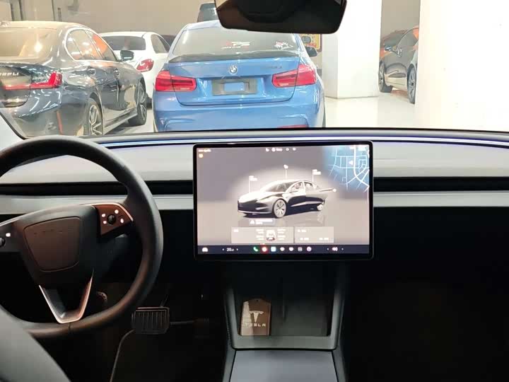 Фото 10 - Tesla Model 3