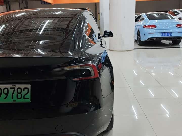 Фото 6 - Tesla Model 3