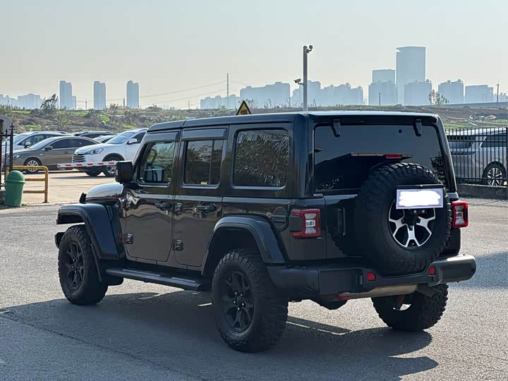 Фото 11 - Jeep Wrangler