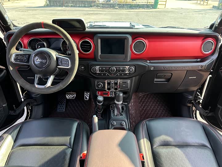 Фото 5 - Jeep Wrangler