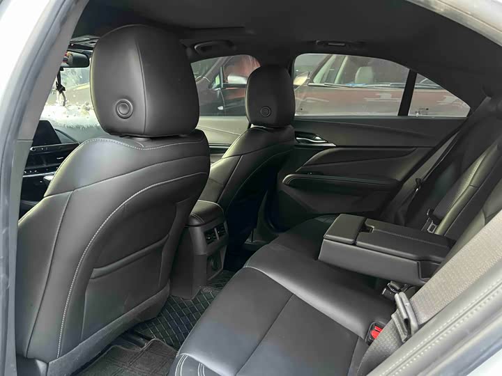 Фото 3 - Cadillac CT4