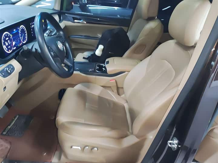 Фото 15 - Buick GL8 ES