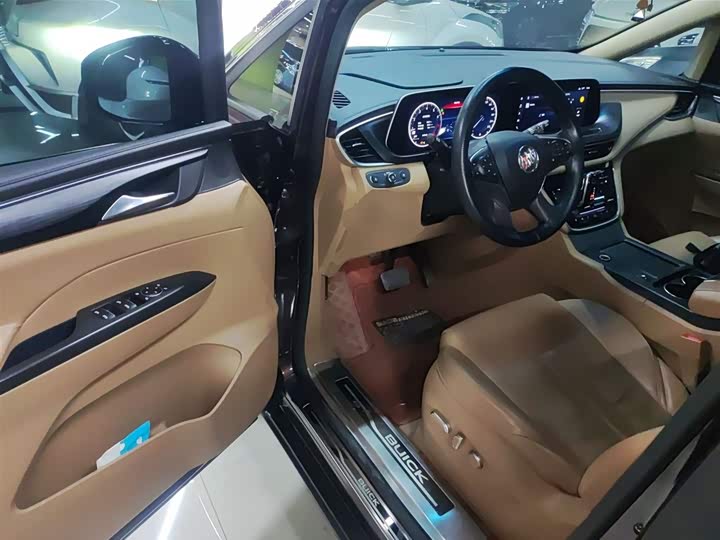 Фото 16 - Buick GL8 ES