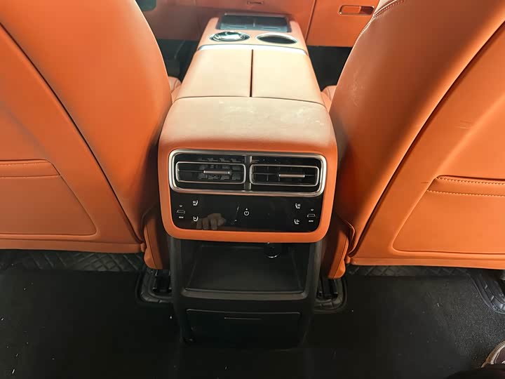 Фото 12 - LiXiang L6