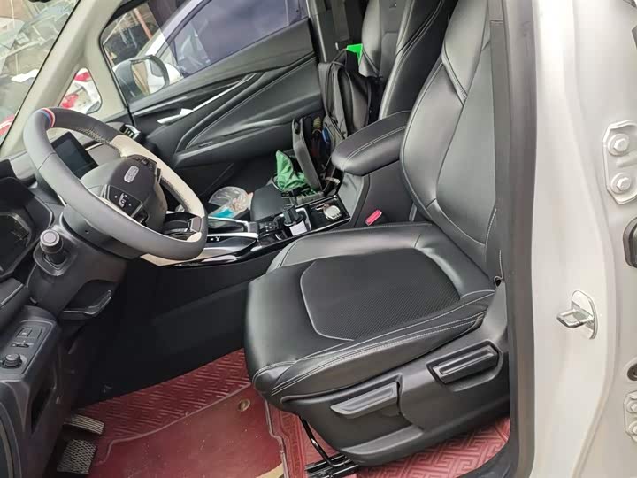 Фото 15 - Maxus G50