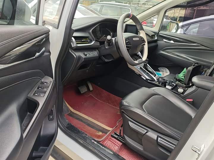 Фото 16 - Maxus G50