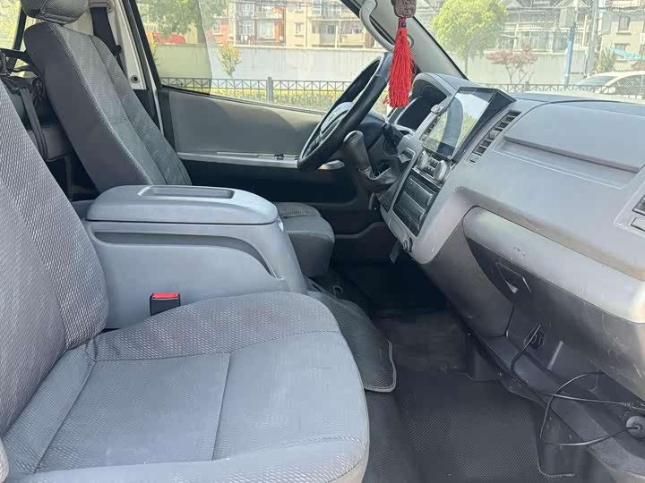 Фото 11 - Foton G7