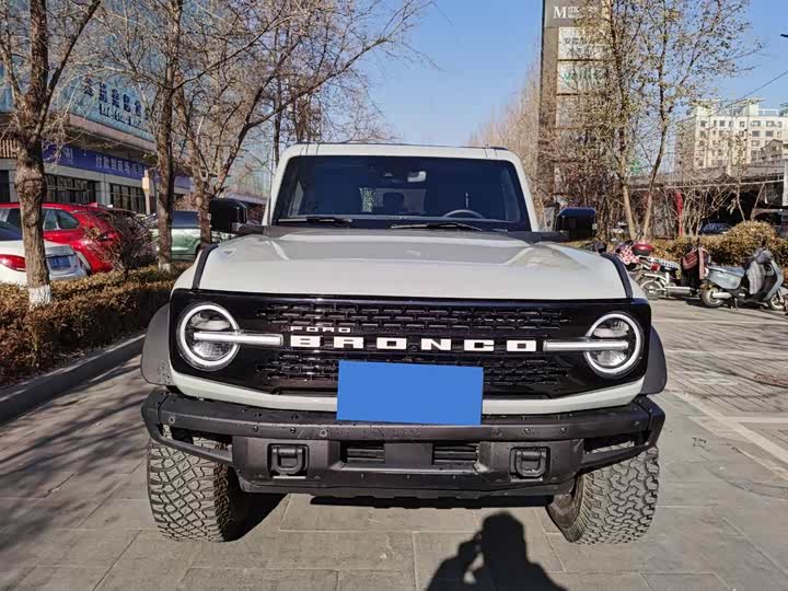 Фото 2 - Ford Bronco