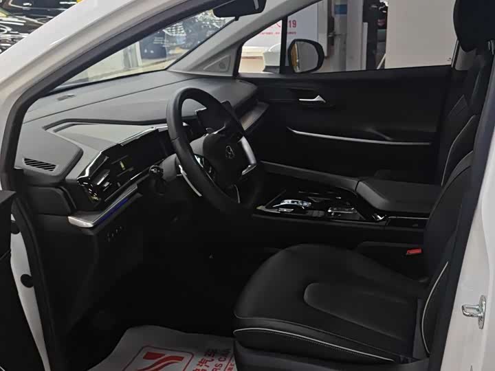 Фото 9 - Hyundai Custo