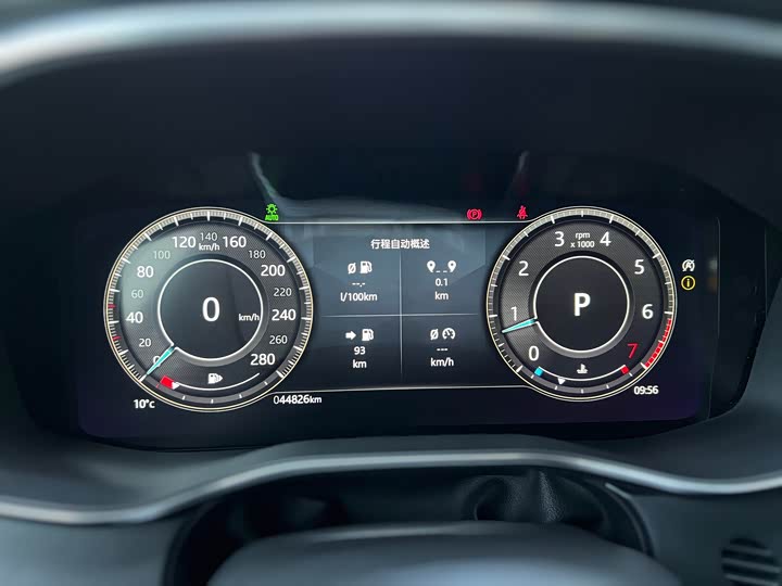 Фото 13 - Jaguar F-Pace