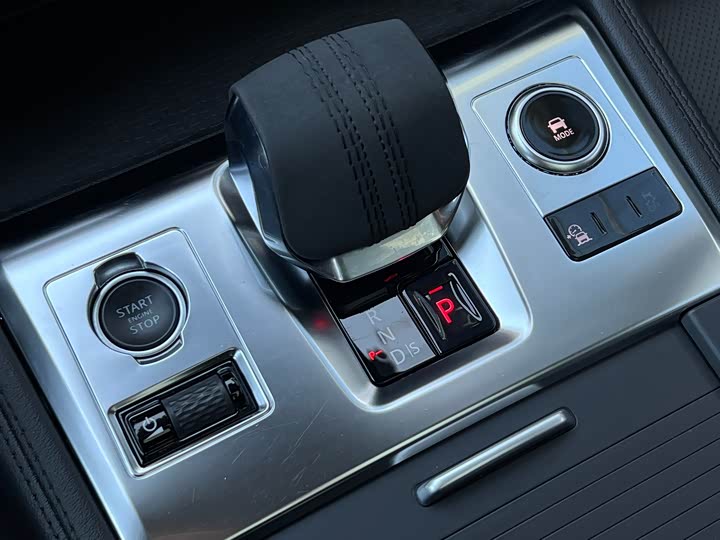 Фото 17 - Jaguar F-Pace