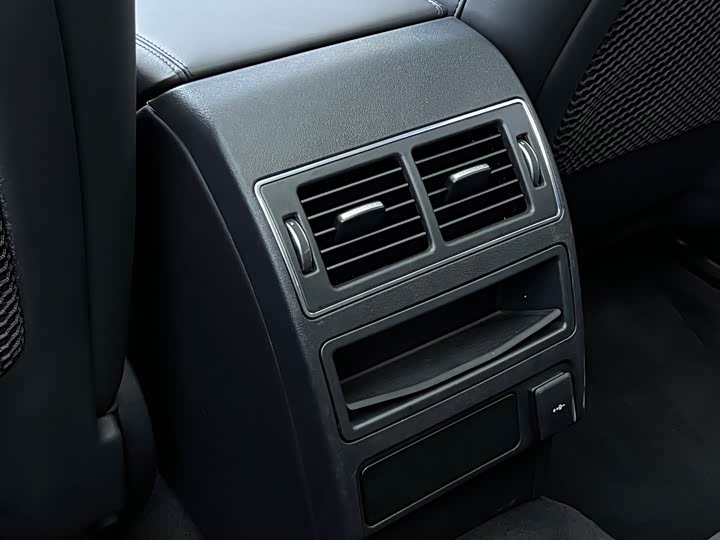 Фото 21 - Jaguar F-Pace