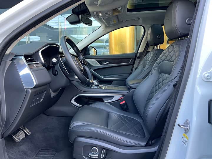 Фото 7 - Jaguar F-Pace