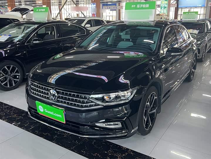 Фото 1 - Volkswagen Magotan